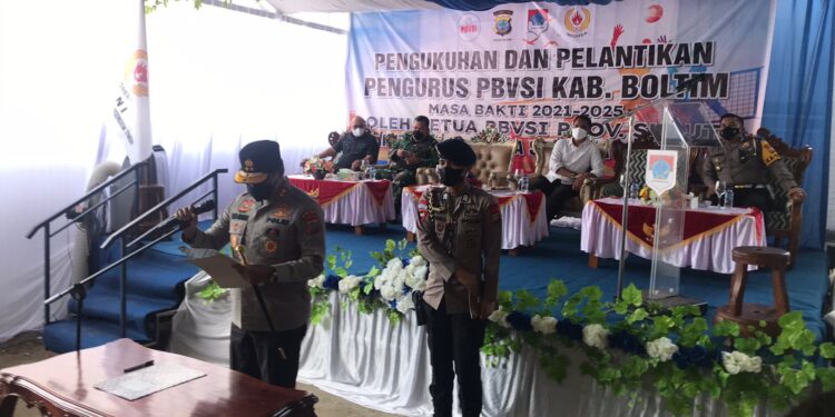 Kapolda Sulut Lantik Pengurus PBVSI Kabupaten Boltim