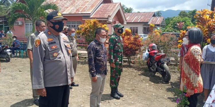 Yasti Hadiri Rapat Periodik Kaum Bapak GMIBM se-BMR