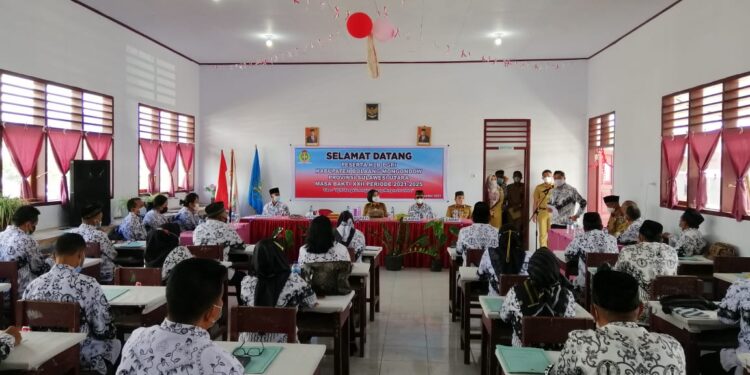Yasti Hadiri KLB PGRI Kabupaten Bolaang Mongondow