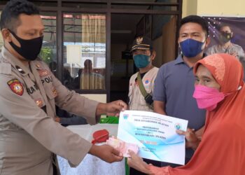 Pemdes Kotsel Salurkan BLT Kepada 100 Warga