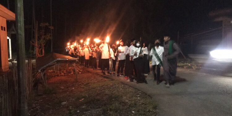 Hari Pahlawan Ke-76, Organisasi I2P Gelar Pawai Obor Dan Api Unggun