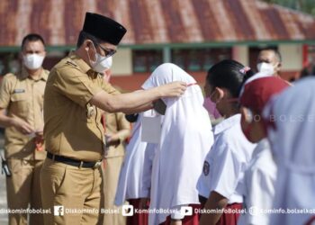 Bupati dan Wabup Bolsel Buka ANBK di Dua Tempat Berbeda