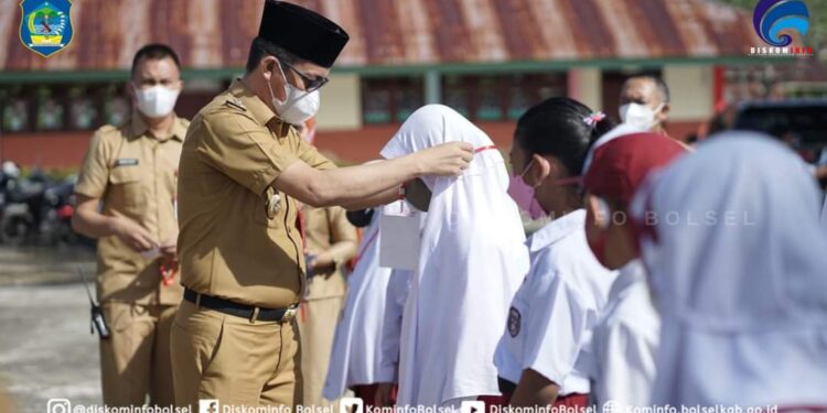 Bupati dan Wabup Bolsel Buka ANBK di Dua Tempat Berbeda