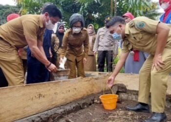 Bupati Yasti Letakkan Batu Pertama Pembangunan STIT di Bolmong