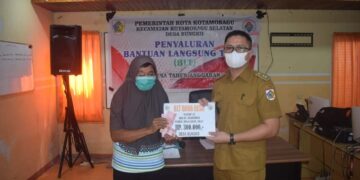 Pemdes Bungko Salurkan BLT Terakhir di Tahun 2021