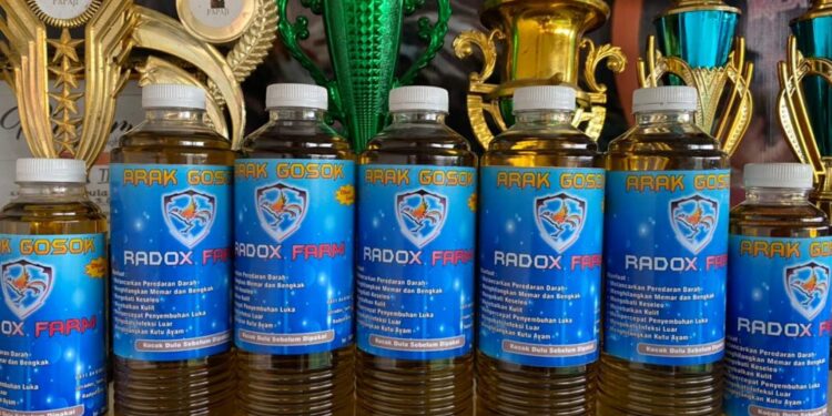 Wajib Dicoba, Manfaat Obat Arak Gosok Radox Farm Untuk Ayam Aduan