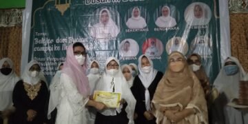 Bupati Yasti Hadiri Wisuda Iqro 85 Anggota Majelis Ta’lim Desa Doloduo