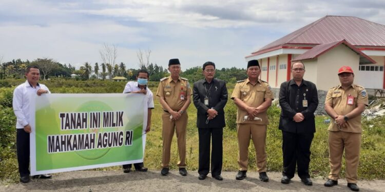 Tingkatkan Pelayanan Penegakan Hukum, Pemda Bolsel Hibahkan Lahan Pembangunan PN