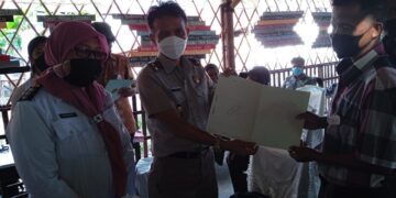 BPN Kabupaten Boltim Serahkan Sertipikat Tanah Kepada Masyarakat Secara Gratis