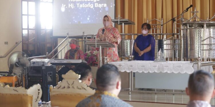Wali Kota Tatong Bara Hadiri Ibadah Kebaktian Sabat GMAHK Tumobui