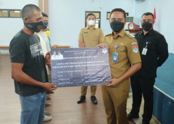 Dapat Bantuan Perahu, Nelayan Boltim Kedepan Makin Bersinar