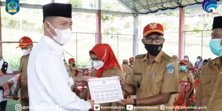 Serahkan Pagu ADD dan DDS T.A 2022, Ini Pesan Bupati