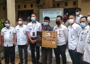 Vaksinasi Bagi Lansia Digelar, Doorprize Menarik Dibagikan