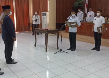 Wakili Bupati Yasti, Tahlis Lantik Kadis Dukcapil Bolmong