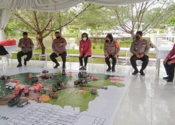 Ikuti Kegiatan Tactical Floor Game Pengamanan Pilsang, ini yang Ditekankan Bupati Yasti