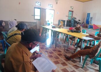 Bahas Terkait Penerimaan BLT, Pemdes Motongkad Utara Gelar Rapat Bersama