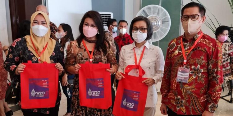 Ketua TP-PKK Boltim Hadiri Ajang Internasional W20 di Likupang