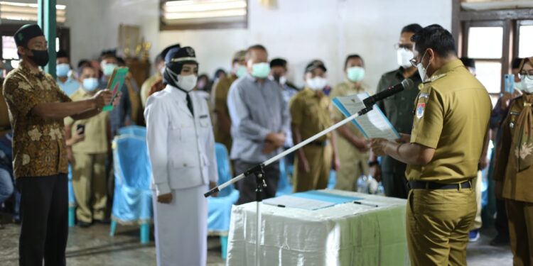 Dilantik Bupati Boltim, Heni Eva Mamonto Nahkodai Desa Moyongkota