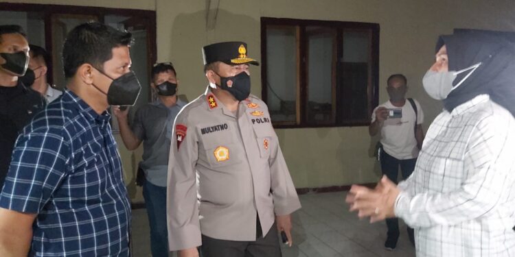 Didampingi Wali Kota Tatong Bara, Kapolda Sulut Tinjau Lokasi Kebakaran dan Polres Sementara Kotamobagu