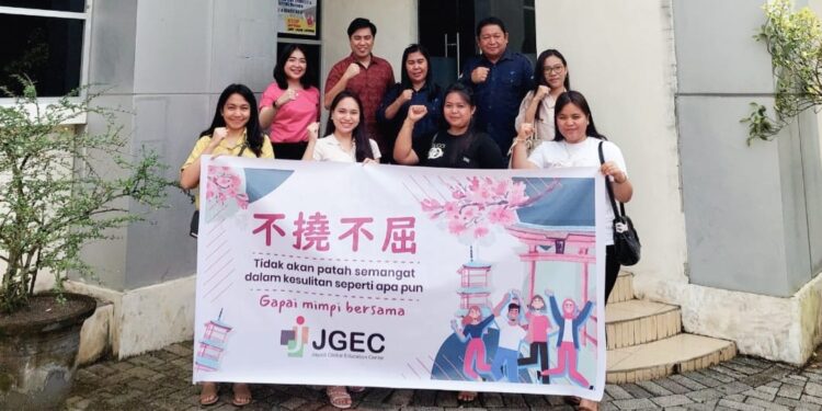 Kepala UPT BP2MI Manado Melepas 5 CPMI Program SSW Jepang