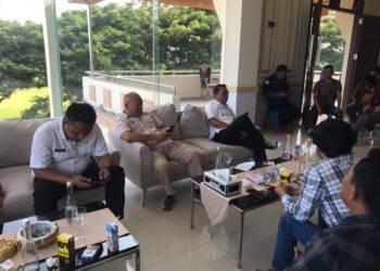Bupati Sachrul Ajak Wartawan Biro Boltim Makan Siang Bersama dan Diskusi Ringan