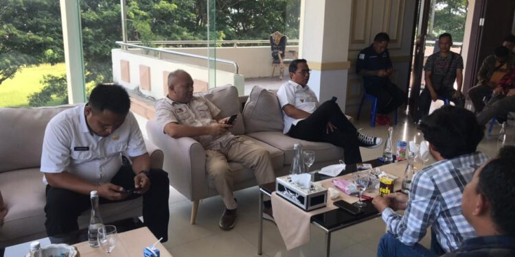 Bupati Sachrul Ajak Wartawan Biro Boltim Makan Siang Bersama dan Diskusi Ringan