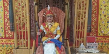 Ini Makna Kolatag atau Tempat Duduk Bupati Bolaang Mongondow Saat Diberikan Gelar Adat