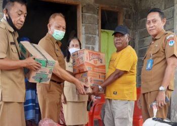 Ringankan Korban Kebakaran Rumah, Dinsos Boltim Langsung Salurkan Bantuan