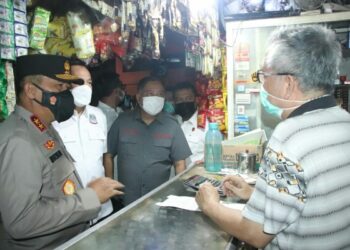 Ini Kata Kapolda Sulut Saat Turun Langsung Cek Ketersediaan Minyak Goreng Dipasar Karombasan