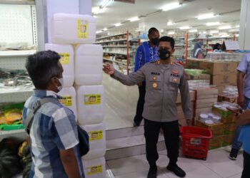 Cek Kelangkaan Minyak Goreng, Kapolres : Stok Masih Cukup Hingga Bulan Depan