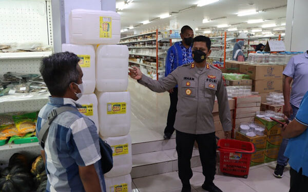 Cek Kelangkaan Minyak Goreng, Kapolres : Stok Masih Cukup Hingga Bulan Depan