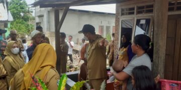 Didampingi Istri, Bupati Sachrul Tinjau Langsung Bencana Banjir Desa Motongkad