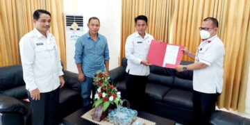 Bupati Tunjuk Asisten 1 PLT Camat Sang Tomobolang