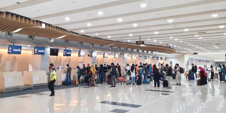 Pintu Masuk Kunjungan Wisman, Bandara Sam Ratulangi Berlakukan VoA