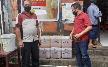 Polsek Wanea Pantau Penyaluran Minyak Goreng Subsidi di Pasar Karombasan