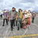 Jenderal Dudung Disambut Tarian Pisok dan Pakai Baju Adat Kabasaran di Manado