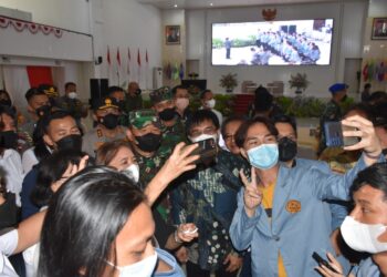 KSAD Kuliahi Mahasiswa PTN dan PTS di Auditorium Unsrat