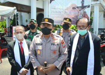 Kunjungi Sejumlah Gereja di Manado, Kapolda Pastikan Pengamanan Jumat Agung Berjalan Maksimal