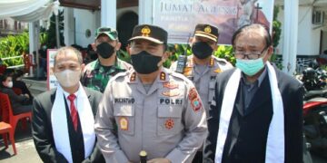 Kunjungi Sejumlah Gereja di Manado, Kapolda Pastikan Pengamanan Jumat Agung Berjalan Maksimal