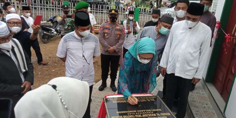 Yasti Resmikan Gedung UPZ dan Menara Masjid Al-Muklisin Desa Tanoyan