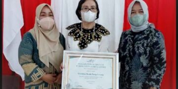 Pendeta Raintama Terima Penghargaan di Peringatan Hari Kartini Tahun 2022