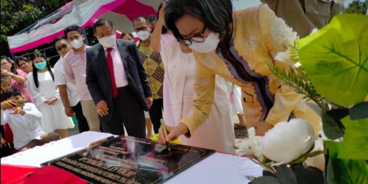 Didampingi Wabup, Bupati Bolmong Resmikan Gedung GPdI Elim di Desa Poigar II