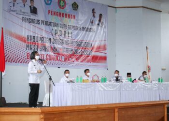 Kukuhkan Pengurus PGRI Kabupaten, Yasti: Guru Aset Berharga Bangsa