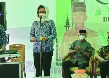 Bupati Yasti Hadiri Halal Bi Halal dan Resmikan Empat Gedung di Desa Lolan