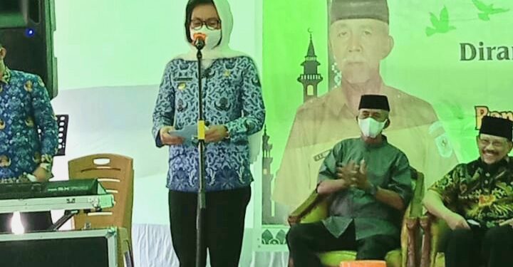 Bupati Yasti Hadiri Halal Bi Halal dan Resmikan Empat Gedung di Desa Lolan