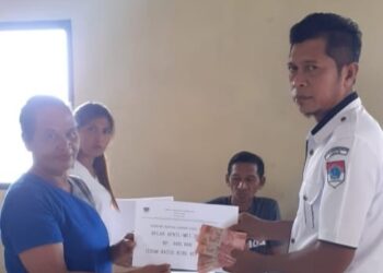 Pemdes Dodap Pantai Salurkan BLT Dana Desa