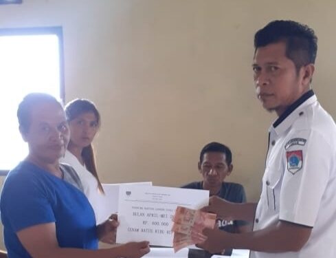 Pemdes Dodap Pantai Salurkan BLT Dana Desa