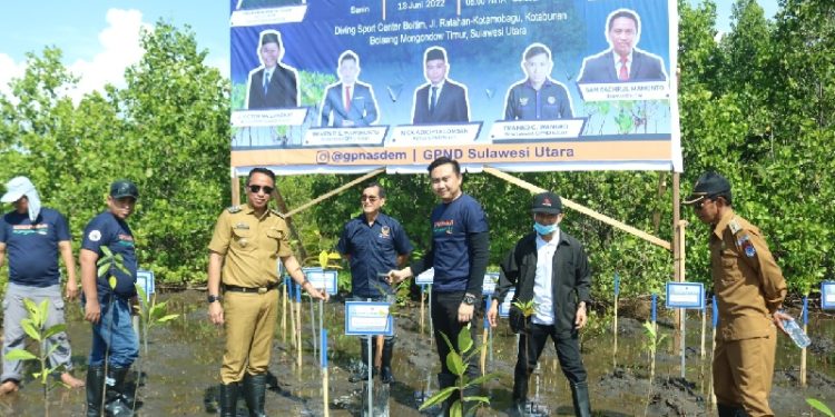 Bupati Boltim Hadiri Penanaman Mangrove Kementerian LHK dan GPND