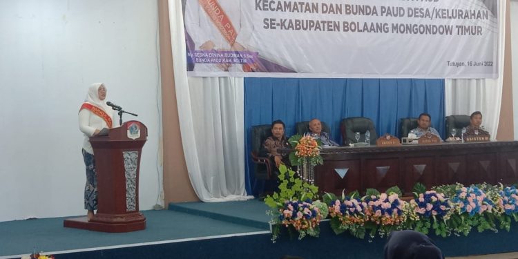 Ketua TP PKK Boltim Kukuhkan Bunda Paud Kecamatan dan Desa