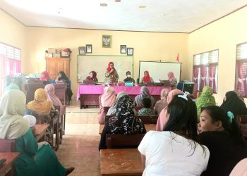 SDN 1 Biontong Bagikan Raport Kenaikan Kelas